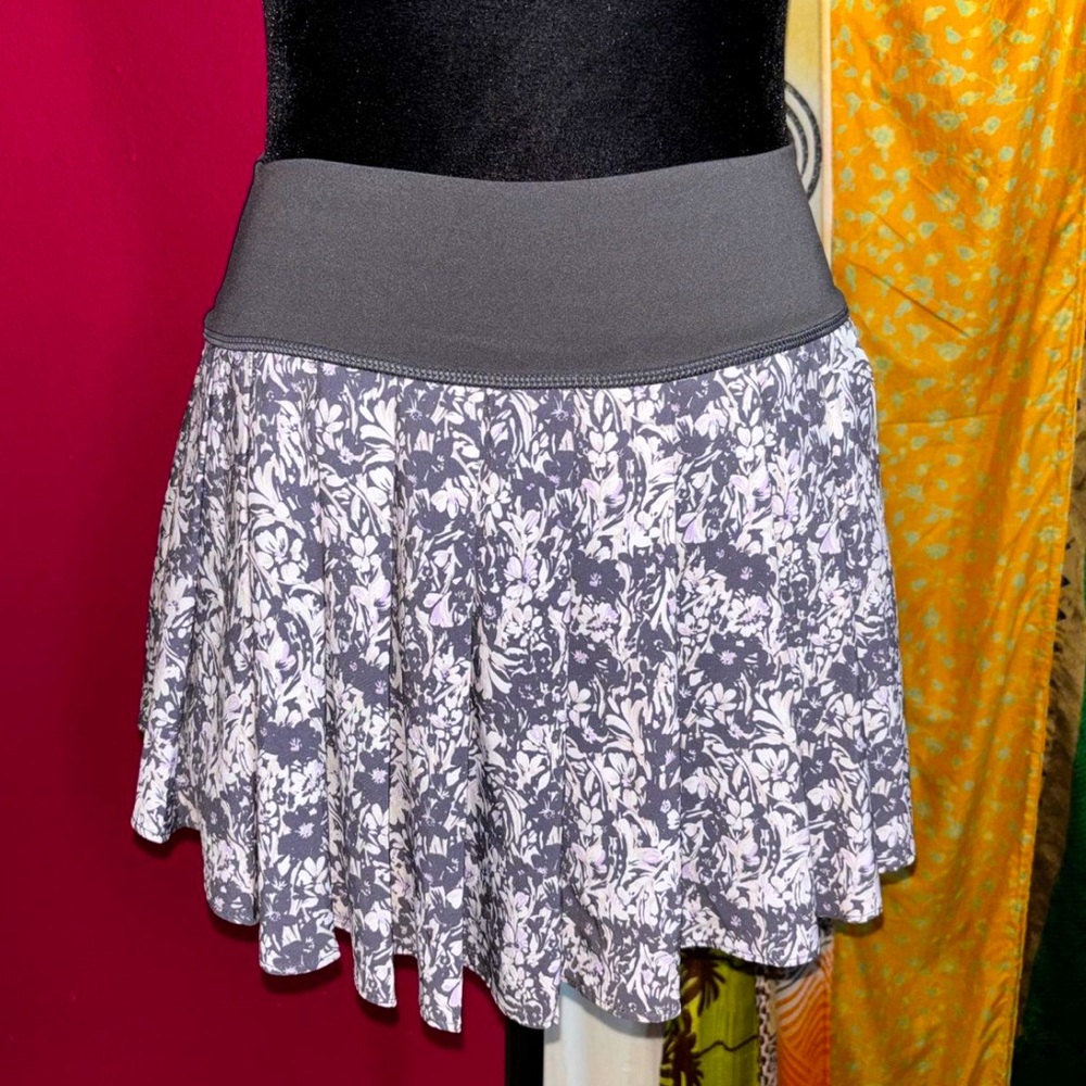 Grey floral athletic skirt